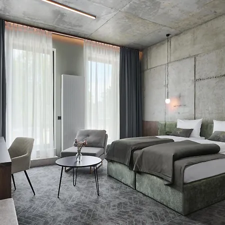 Hotell Hotel Zator 4*